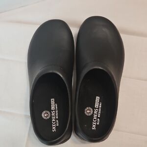 Skechers Black Slip-Resistant Clogs